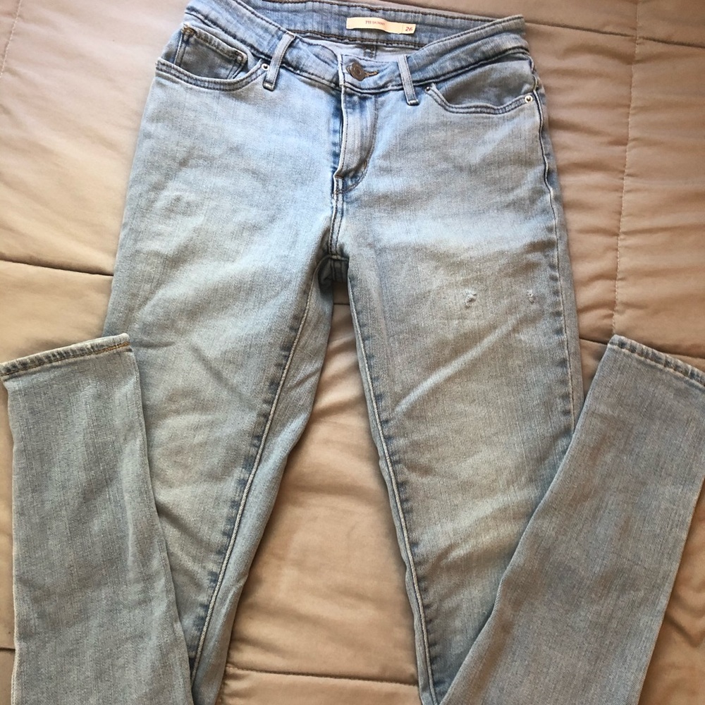 Levis - Picture 2 of 4